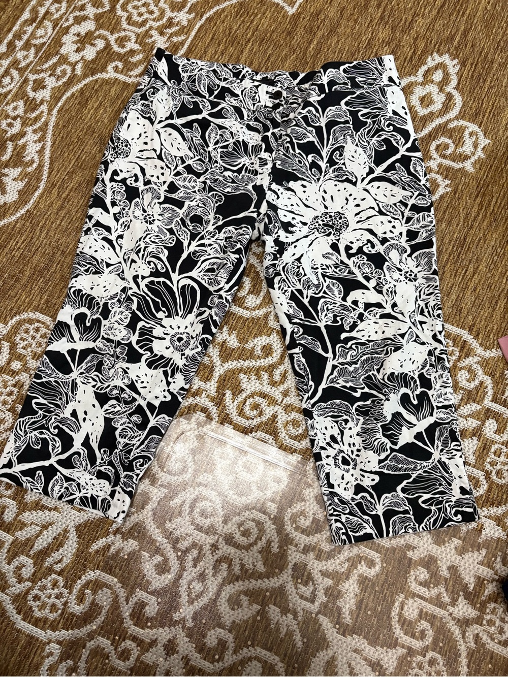 Nue Options womens capri pants black white floral size 10 slit bottom leg